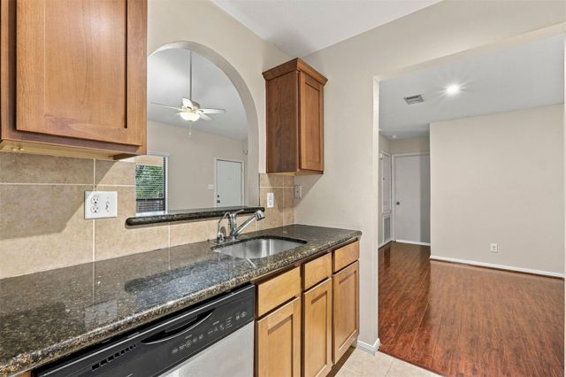 1100 Augusta Drive 86, Houston, TX 77057
