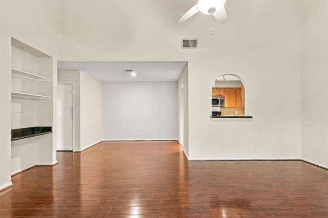 1100 Augusta Drive 86, Houston, TX 77057