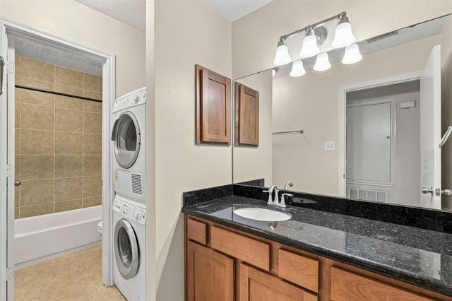1100 Augusta Drive 86, Houston, TX 77057