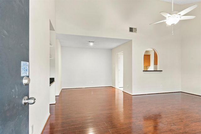 1100 Augusta Drive 86, Houston, TX 77057