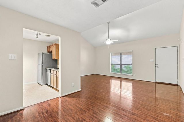 1100 Augusta Drive 86, Houston, TX 77057
