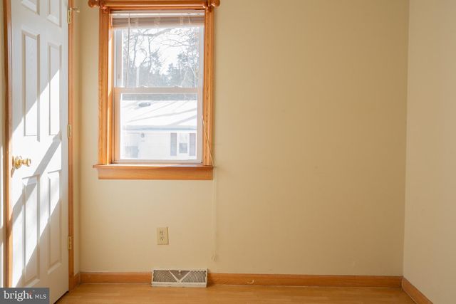 1452 COLES MILL RD, Williamstown, NJ 08094