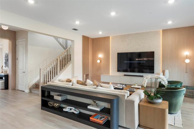 624 Hookline Circle, Loxahatchee, FL 33470