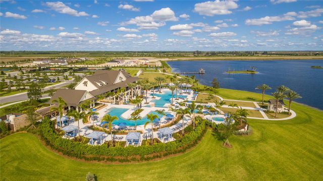 624 Hookline Circle, Loxahatchee, FL 33470