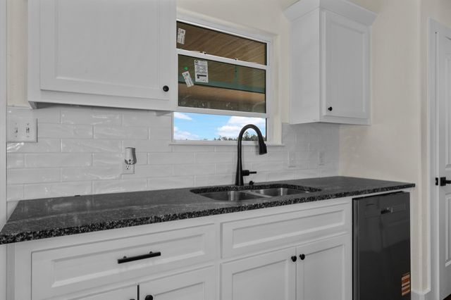 607 COUNTY ROAD 310, De Berry, TX 75639