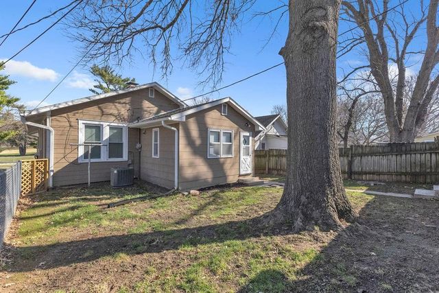 3020 Faraon Street, St Joseph, MO 64501