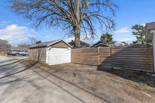 3020 Faraon Street, St Joseph, MO 64501