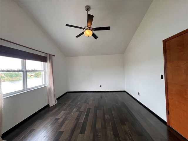 15511 SW 59th St, Miami, FL 33193