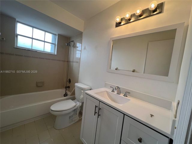 15511 SW 59th St, Miami, FL 33193