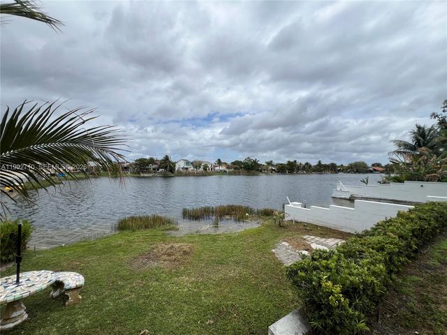 15511 SW 59th St, Miami, FL 33193