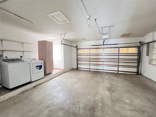 15511 SW 59th St, Miami, FL 33193