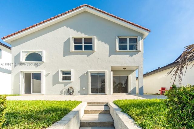 15511 SW 59th St, Miami, FL 33193