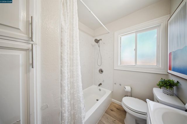 7700 Garfield Ave., Oakland, CA 94605