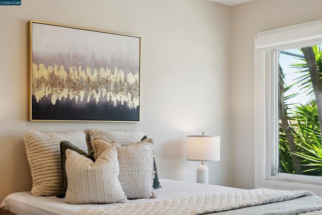 7700 Garfield Ave., Oakland, CA 94605