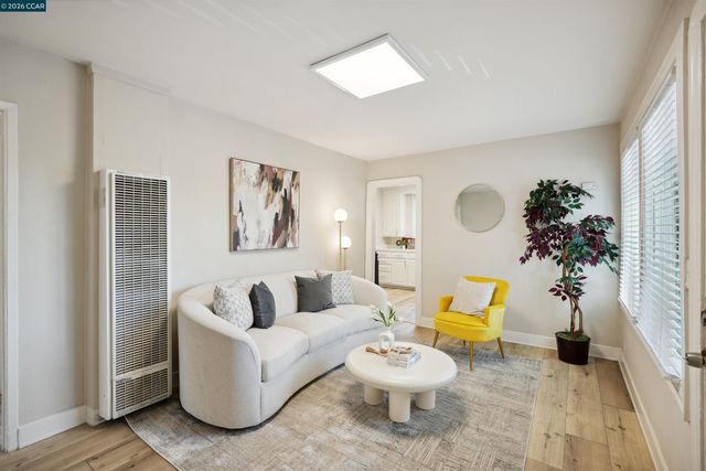 7700 Garfield Ave., Oakland, CA 94605