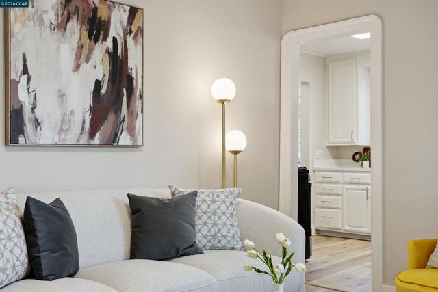 7700 Garfield Ave., Oakland, CA 94605