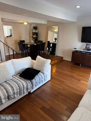 5326 QUALEY PL, Woodbridge, VA 22193