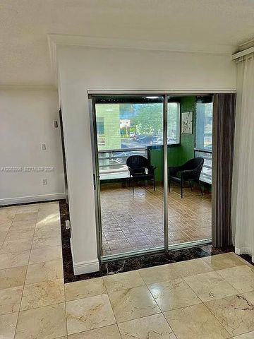 11183 NW 7th Street 204-20, Miami, FL 33172