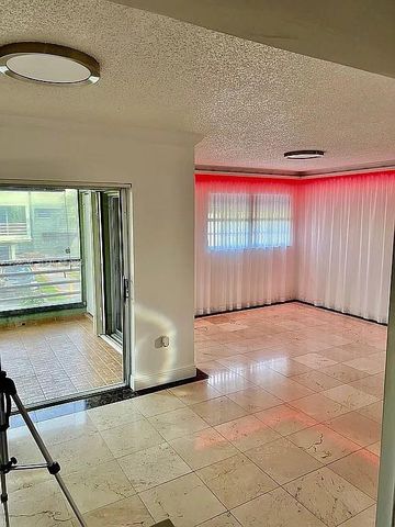 11183 NW 7th Street 204-20, Miami, FL 33172