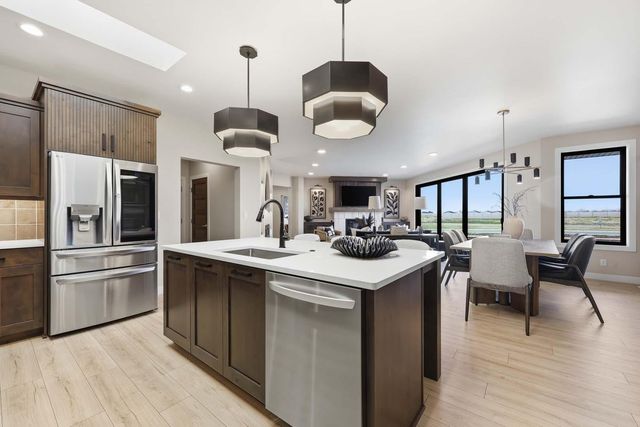 6440 Sun Valley Boulevard, Horace, ND 58047