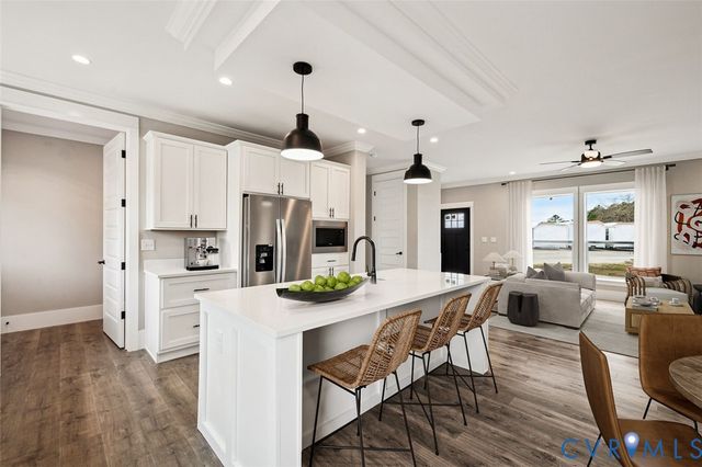 02 White House Ln, Center Cross, VA 22437