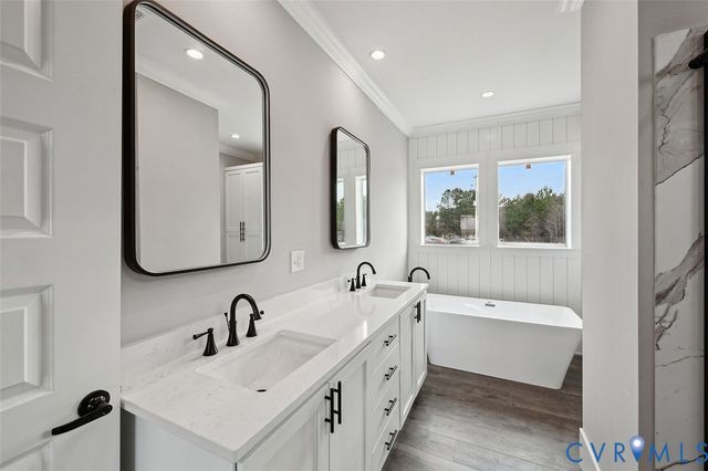 02 White House Ln, Center Cross, VA 22437