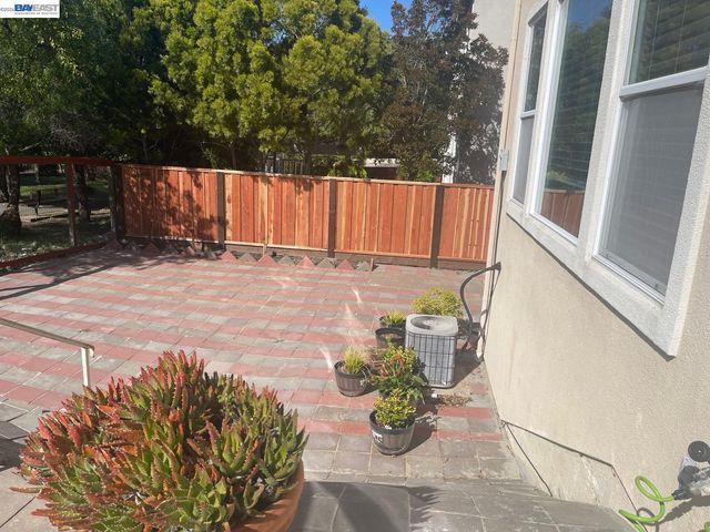 1013 Ridgeview Dr, El Sobrante, CA 94803