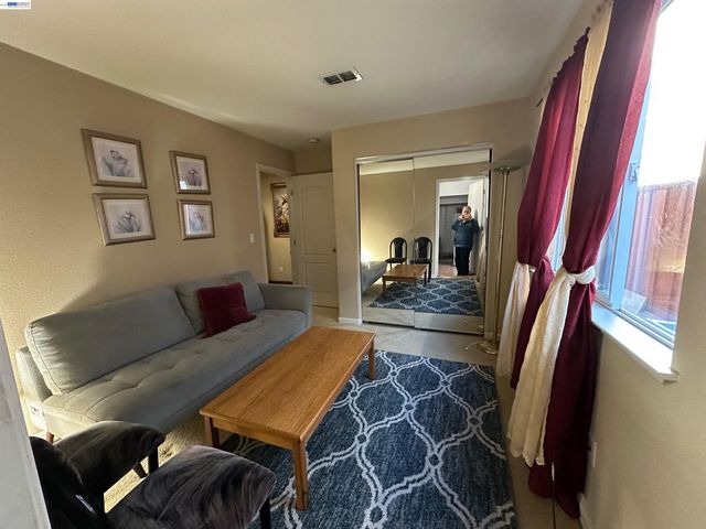 1013 Ridgeview Dr, El Sobrante, CA 94803
