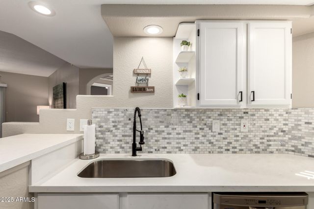 10410 N CAVE CREEK Road 1082, Phoenix, AZ 85020