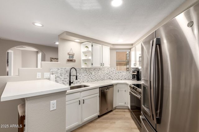 10410 N CAVE CREEK Road 1082, Phoenix, AZ 85020