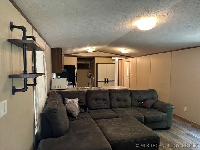 10782 Hickory, Kingston, OK 73439