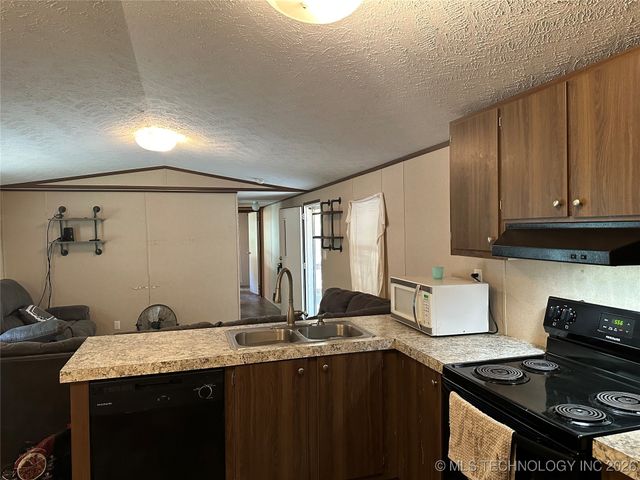 10782 Hickory, Kingston, OK 73439