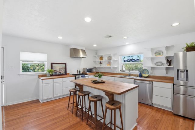 180 Grove Road, Kemah, TX 77565