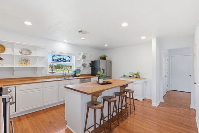 180 Grove Road, Kemah, TX 77565