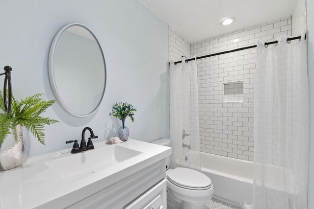 180 Grove Road, Kemah, TX 77565