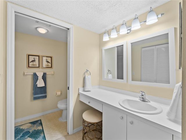 9330 CLUBSIDE CIRCLE 3207, Sarasota, FL 34238