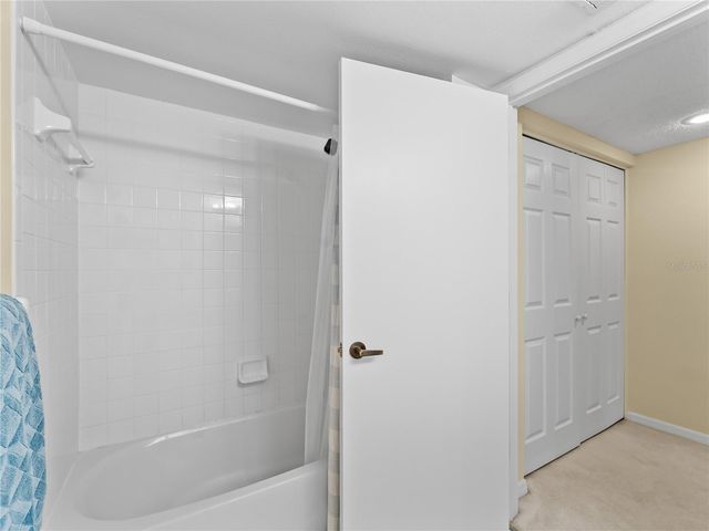 9330 CLUBSIDE CIRCLE 3207, Sarasota, FL 34238