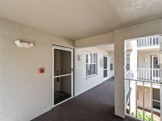 9330 CLUBSIDE CIRCLE 3207, Sarasota, FL 34238