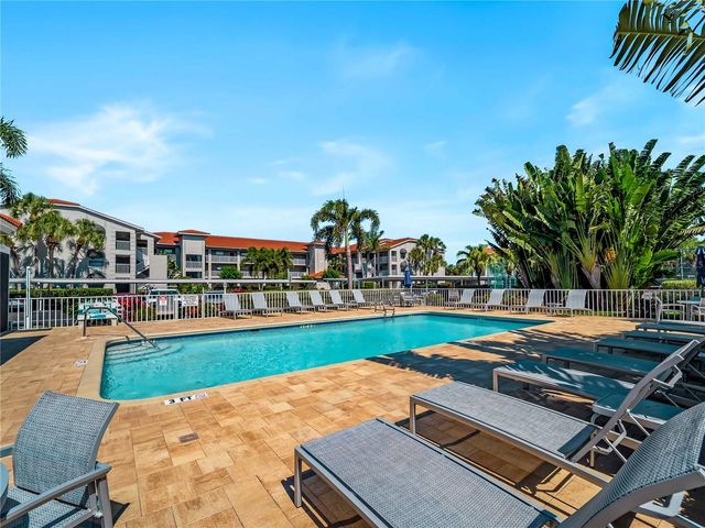 9330 CLUBSIDE CIRCLE 3207, Sarasota, FL 34238