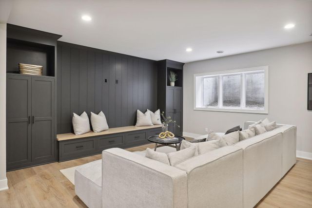 5105 Windsor Avenue, Edina, MN 55436