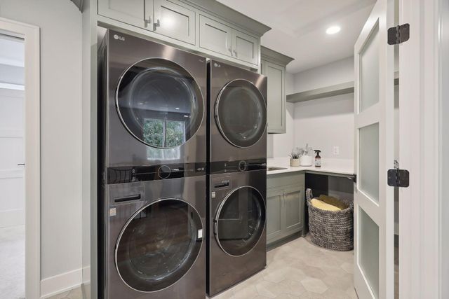 5105 Windsor Avenue, Edina, MN 55436