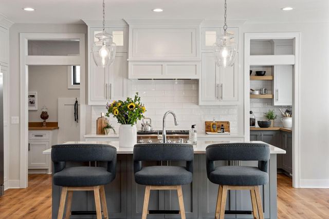 5105 Windsor Avenue, Edina, MN 55436