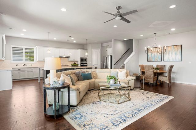 520 Hazy Hills LOOP, Dripping Springs, TX 78620