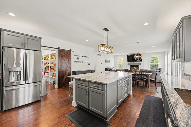 1660 Winthrop Road, Bloomfield Charter Township, MI 48302
