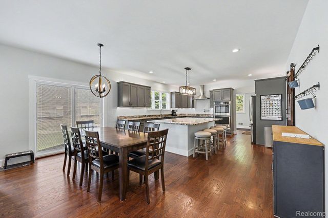 1660 Winthrop Road, Bloomfield Charter Township, MI 48302