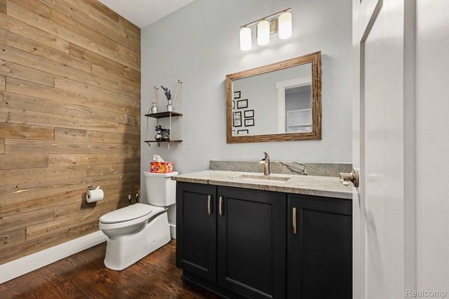 1660 Winthrop Road, Bloomfield Charter Township, MI 48302