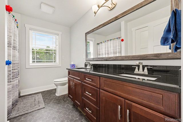 1660 Winthrop Road, Bloomfield Charter Township, MI 48302