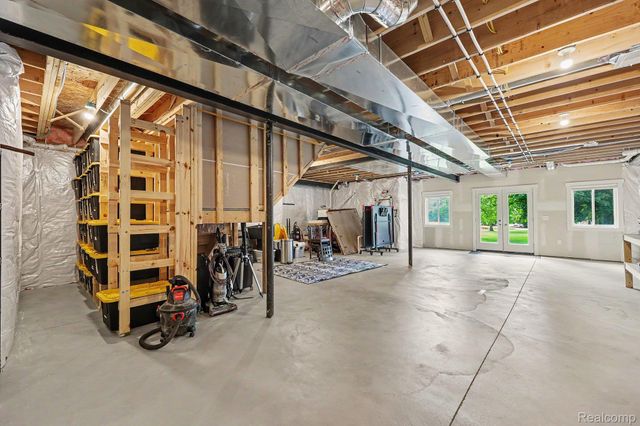 1660 Winthrop Road, Bloomfield Charter Township, MI 48302