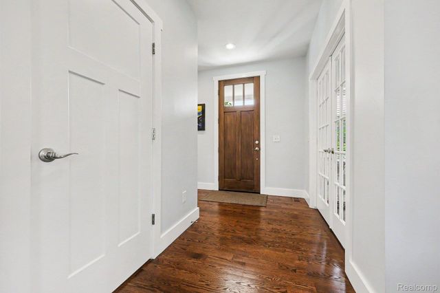 1660 Winthrop Road, Bloomfield Charter Township, MI 48302