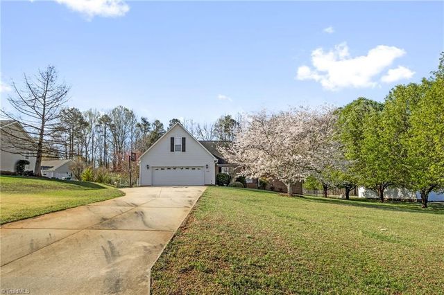 2287 Loflin Farlow Lane, Sophia, NC 27350